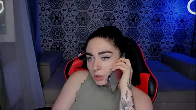 Stripchat sex cam kira_gold__