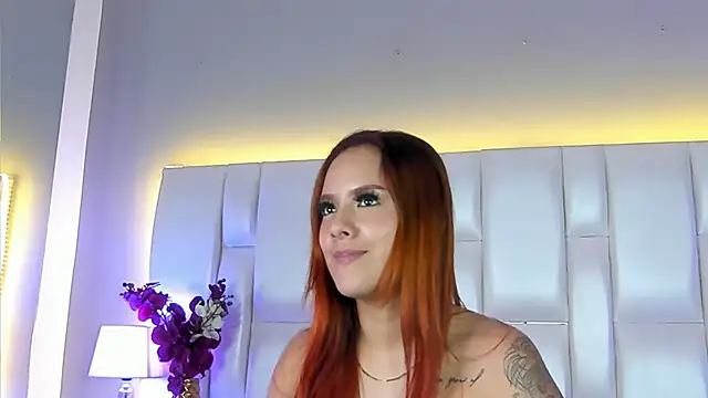 Stripchat sex cam PaulineFox1