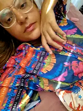 Stripchat sex cam AliceRuivinha2