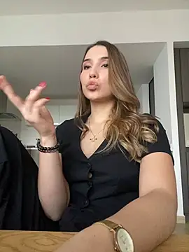 Stripchat sex cam SophieRaily_