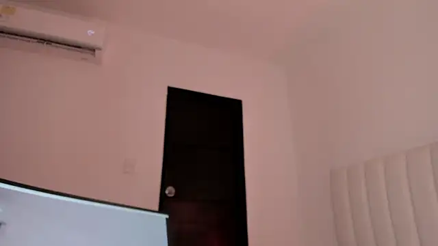 Stripchat sex cam Hannahx__