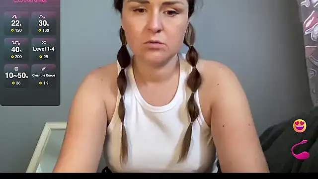 Stripchat sex cam QuirkyDreams