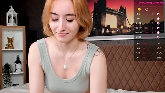 Stripchat sex cam LynneRayn