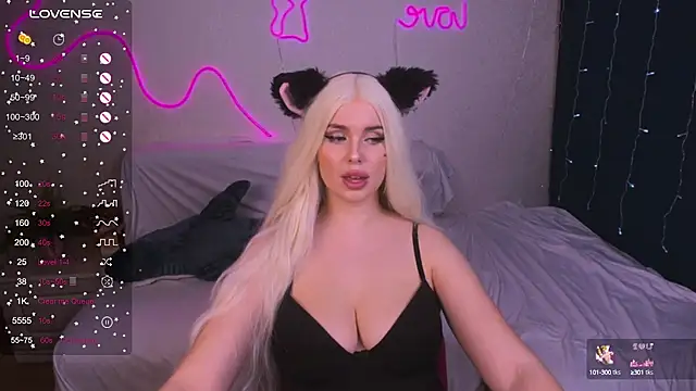 Stripchat sex cam LinaLynxx
