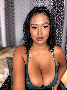 Stripchat sex cam LoveEmiii