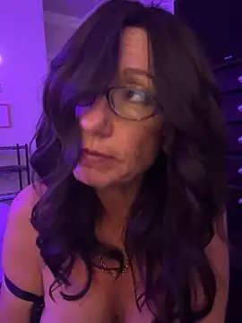 Stripchat sex cam Raventhemilf