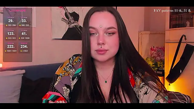 Stripchat sex cam VarvaraOla