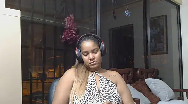 Stripchat sex cam Sarahdiazq1