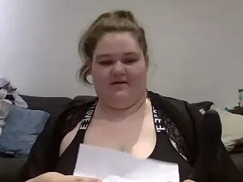 Stripchat sex cam curvy_crystal