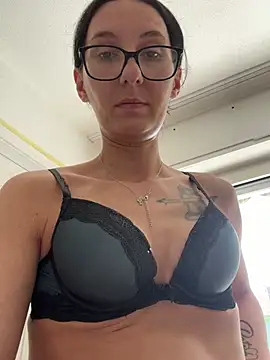 Stripchat sex cam Emiliamaus