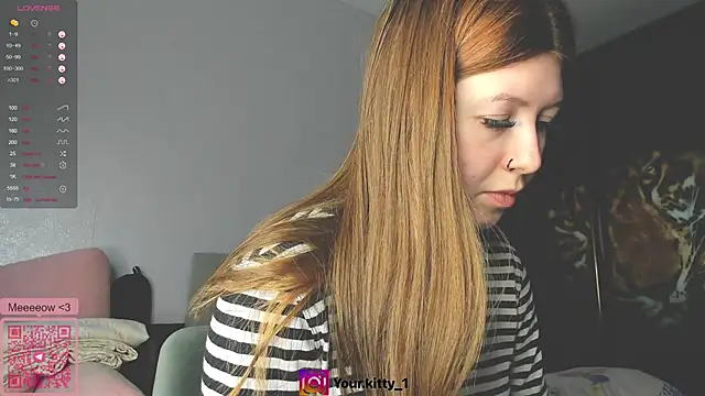 Stripchat sex cam ElisaDarks