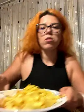 Stripchat sex cam FoxyGingerr