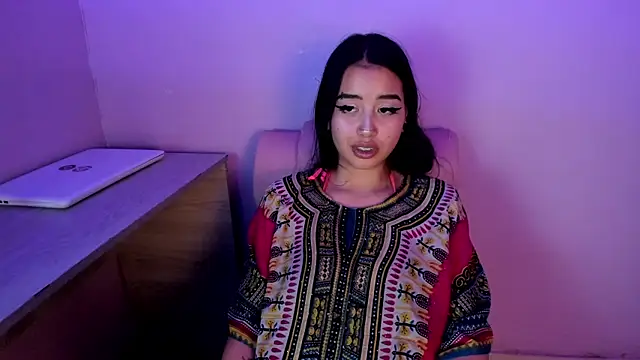 Stripchat sex cam Viioletthott7
