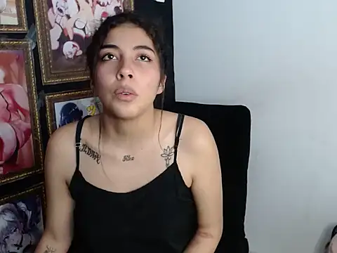 Stripchat sex cam SharlinLove_
