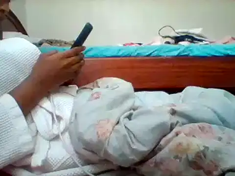 Stripchat sex cam THUEBA17