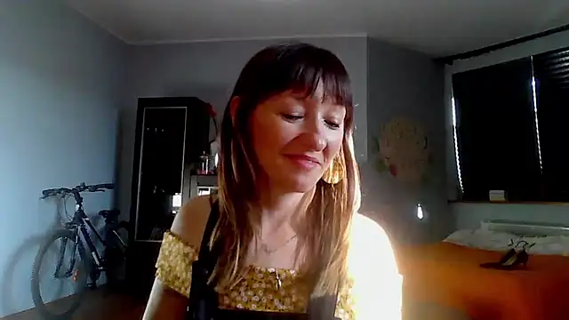 Stripchat sex cam AvaHypnotic