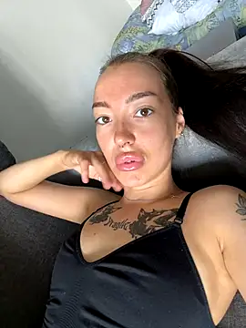 Stripchat sex cam virginiaaaaa