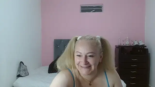Stripchat sex cam emperatrizfuckass